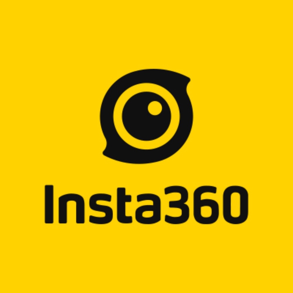 Insta360 X2 with accessories and case